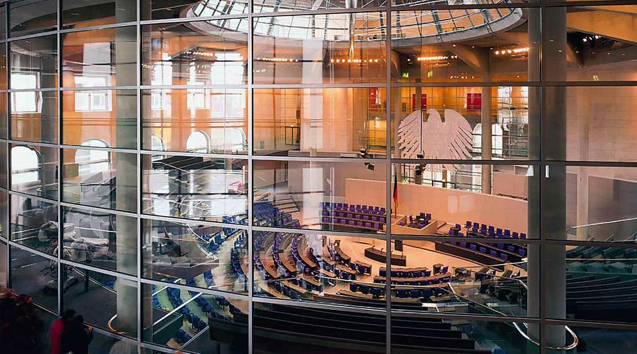 Pilkington Pyrodur® specially designed EW 30 glass solution in a 16 m high partition system reliably protecting the plenary hall of the German Parliament “Reichstag” in Berlin.