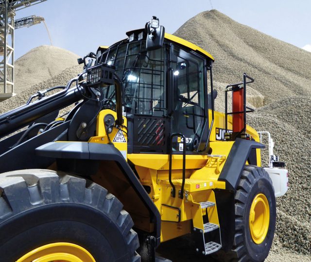Figure 1: A wheel loader in a challenging environment equipped with Dafo’s system.