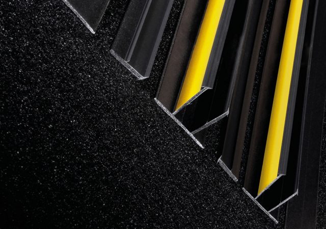 Pyroplex 60-minute glazing system with integral fins and aperture liner.