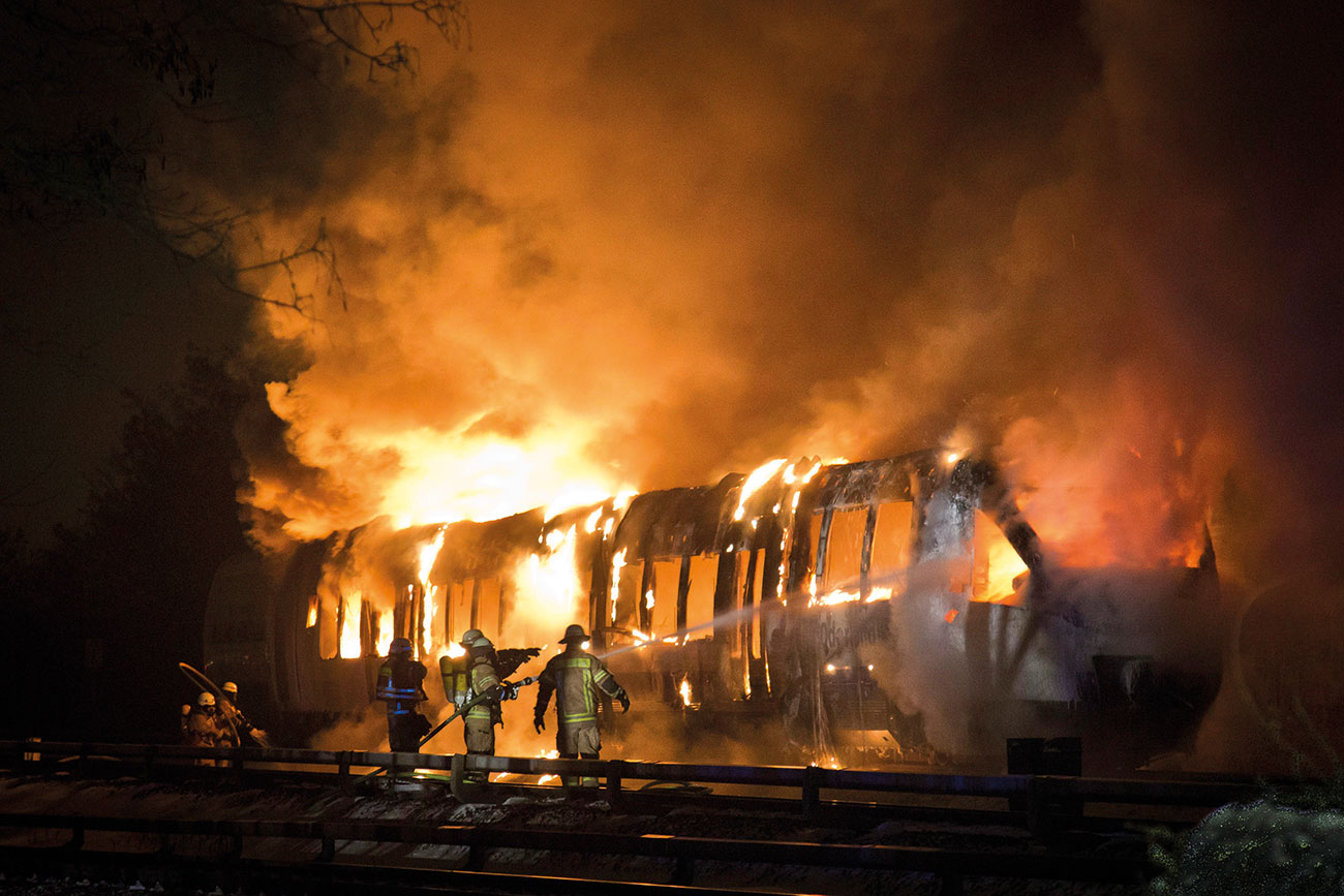 A burning passenger rail car near Berlin in Germany. Luckily, no people were hurt in this incident, but the operator suffered a prolonged business interruption and huge financial damage.
