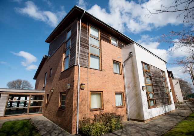 An installation was carried out for Housing 21 to improve the protection of older residents and the two-story extra care scheme’s means of escape. (Plumis)