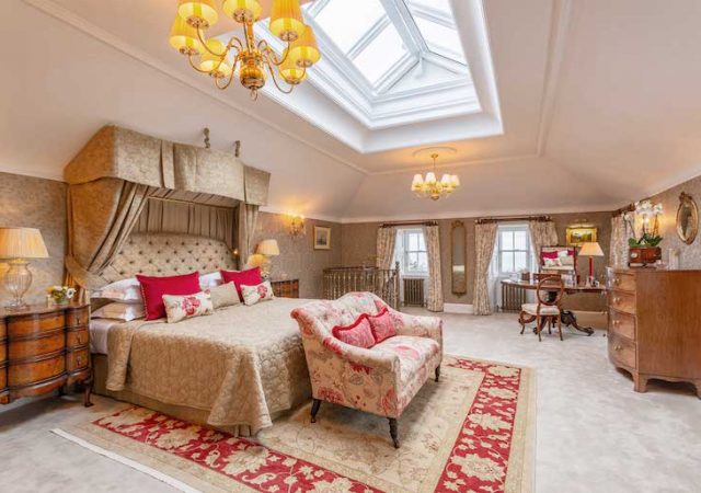 The Endeavour - Master Suite. (Glenapp Castle)