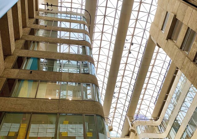 For special architectural features such as atria and large open spaces, advanced smoke detection technology like VESDA VEA minimizes costs and detects smoke at the earliest possible stage from flexibly placed, concealable sampling points.