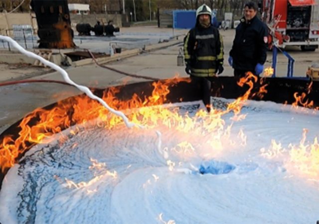 Figure 11. Discharge from Uni 86 Monitor nozzle – note ‘rope’ of foam – and consequent heavy impact. Images supplied by Author / Contributor