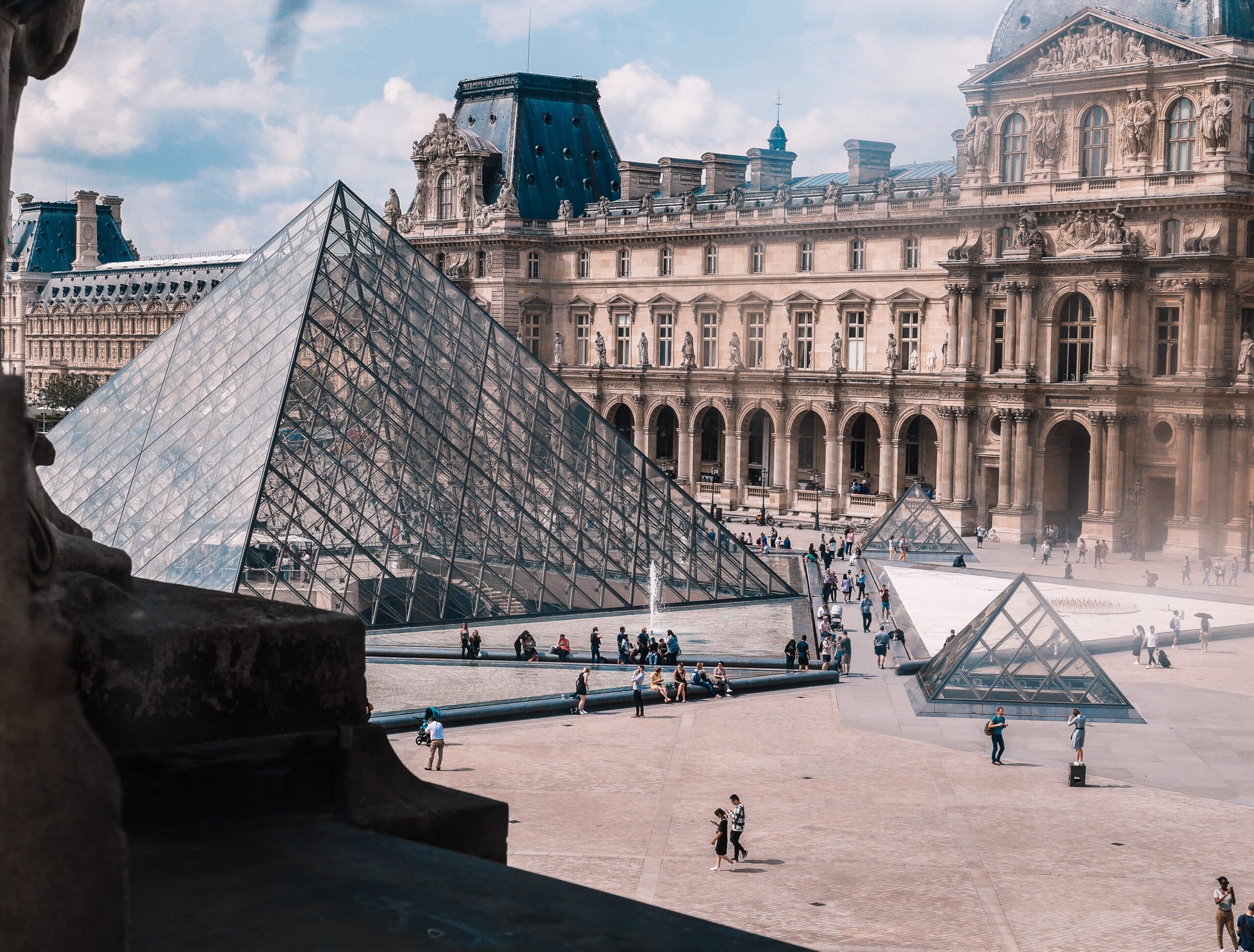 Photo by Silvia Trigo: https://www.pexels.com/photo/photo-of-the-louvre-museum-in-paris-france-2675266/