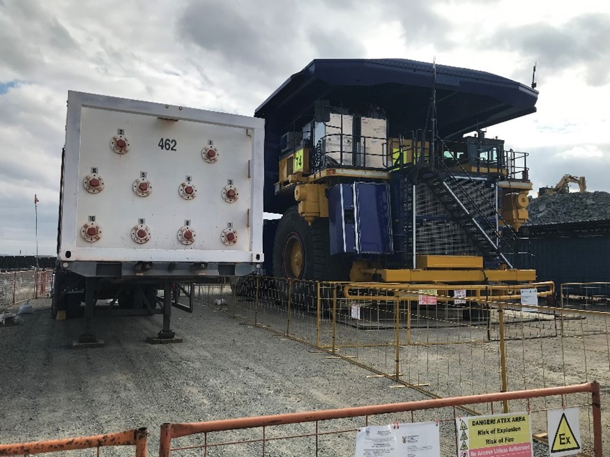 A 500-tonne dump truck which is used for mining and is fuelled by hydrogen and lithium-ion batteries.